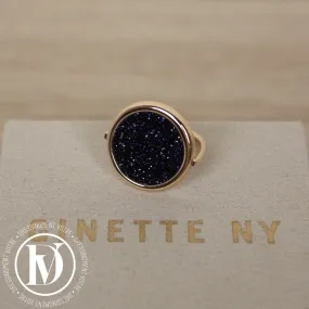 Bague Ajna en or rose et pierre de sable bleu t.50/51 – Ginette NY