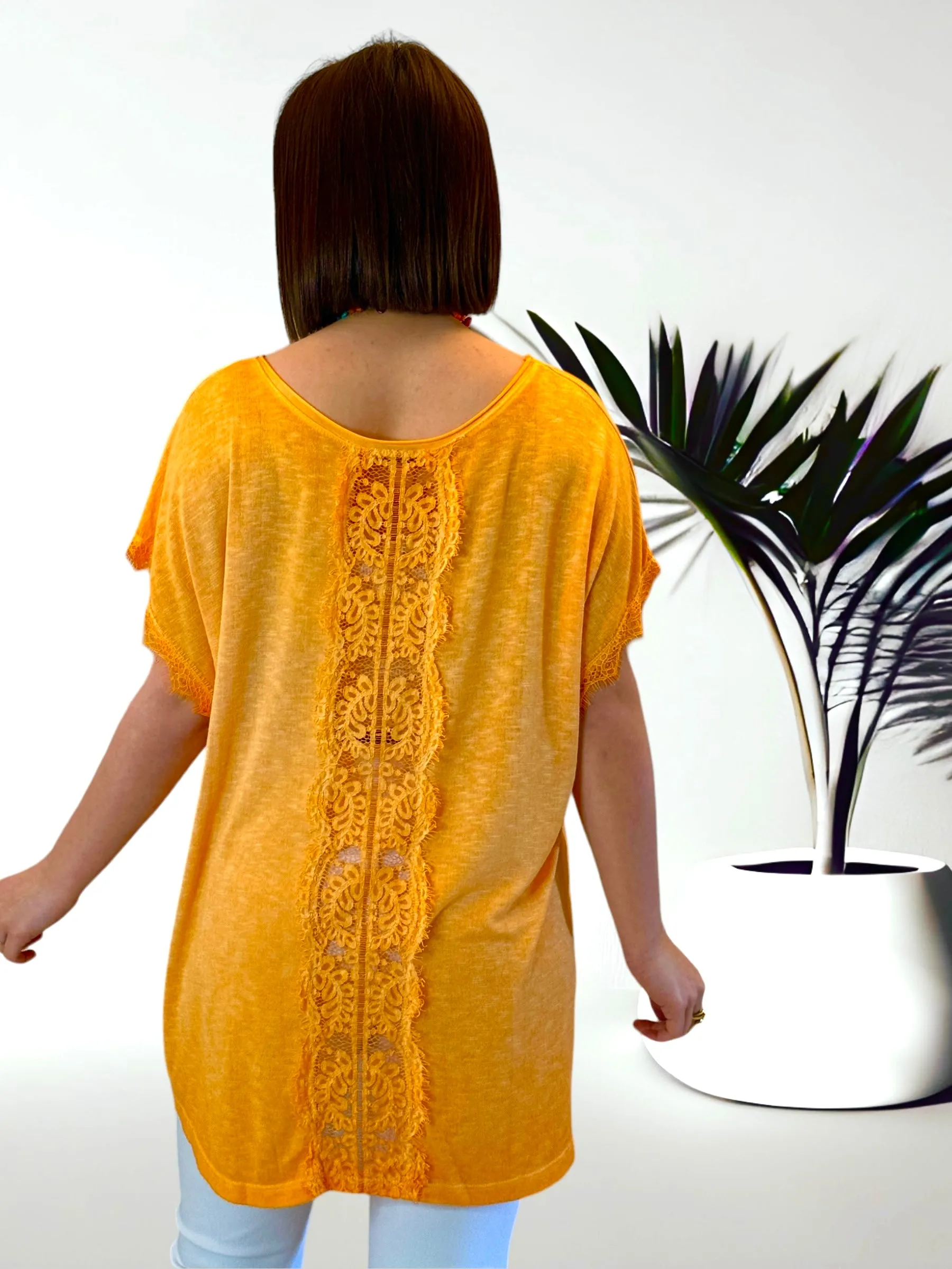 DORIS  - TOP ORANGE DOS EN DENTELLE TAILLE 42/44 A 50/52