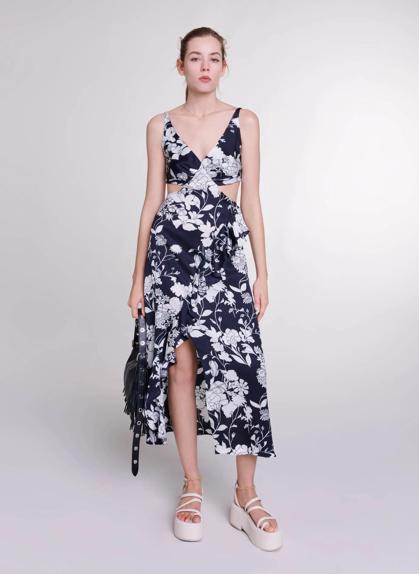 MAJE  Robe longue ouverte et croisée à imprimé avec volants - Noir