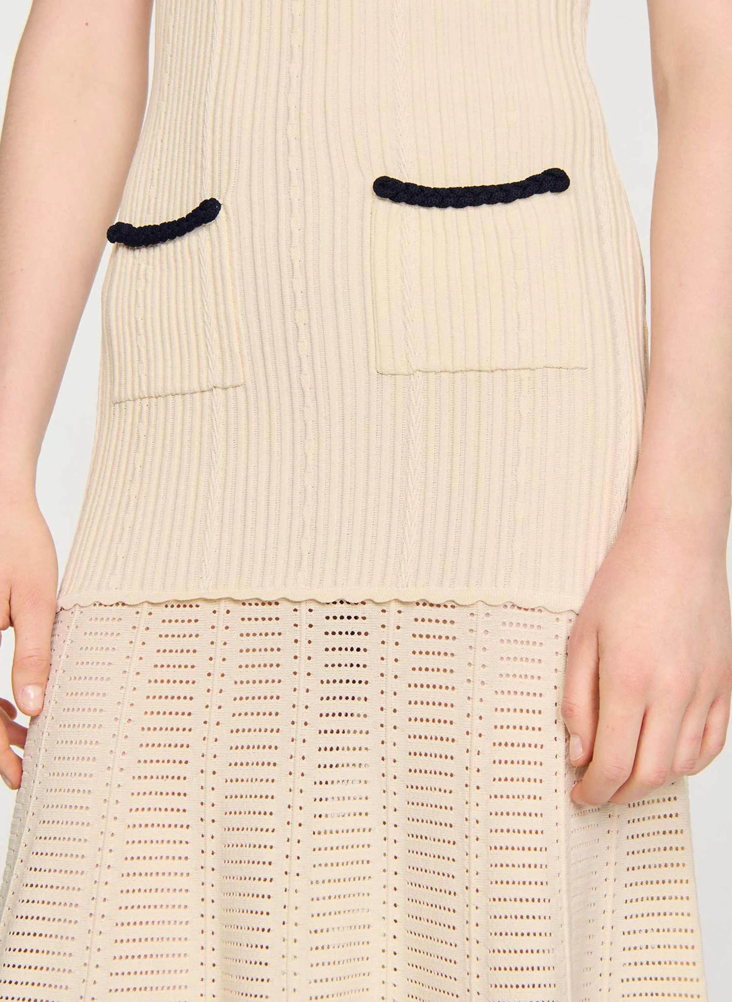 SANDRO  Robe longue évasée col rond en maille - Blanc