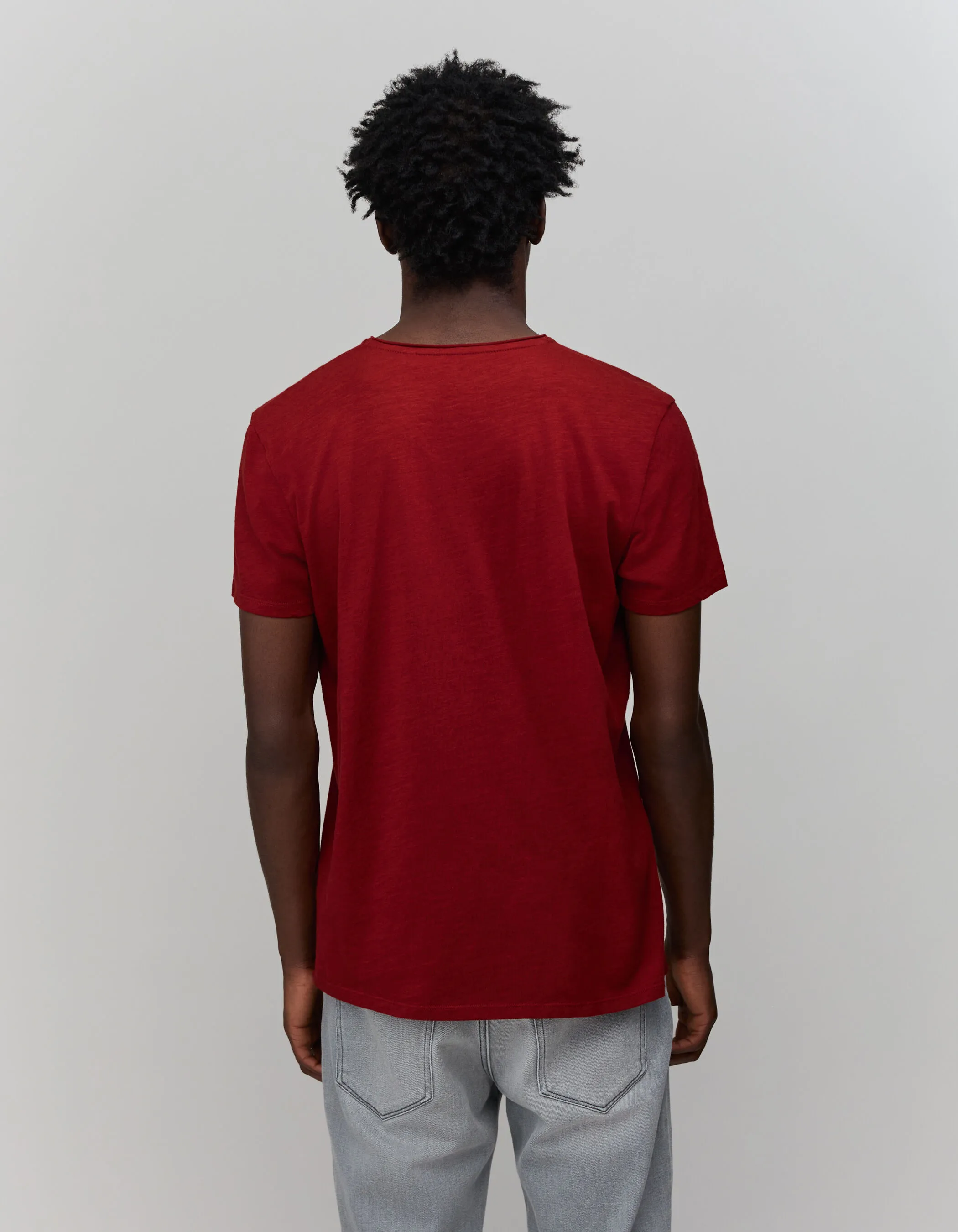 T-shirt L'Essentiel rouge foncé coton bio col V Homme