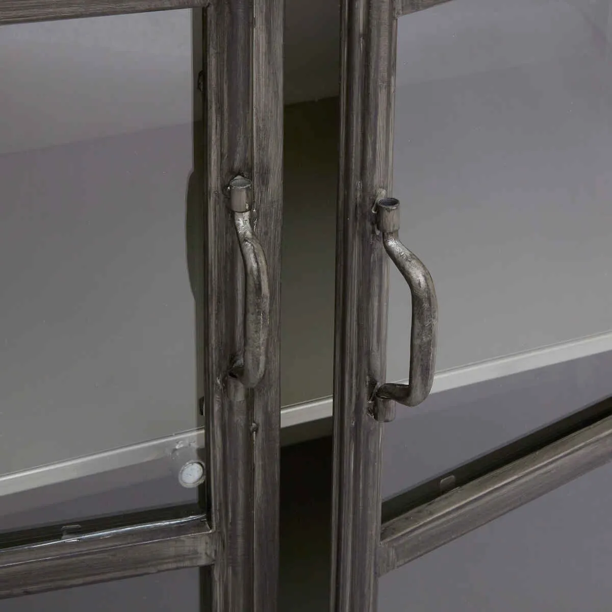 VITRINE BUFFET BROC GRIS D.102X41.5X101.5CM
